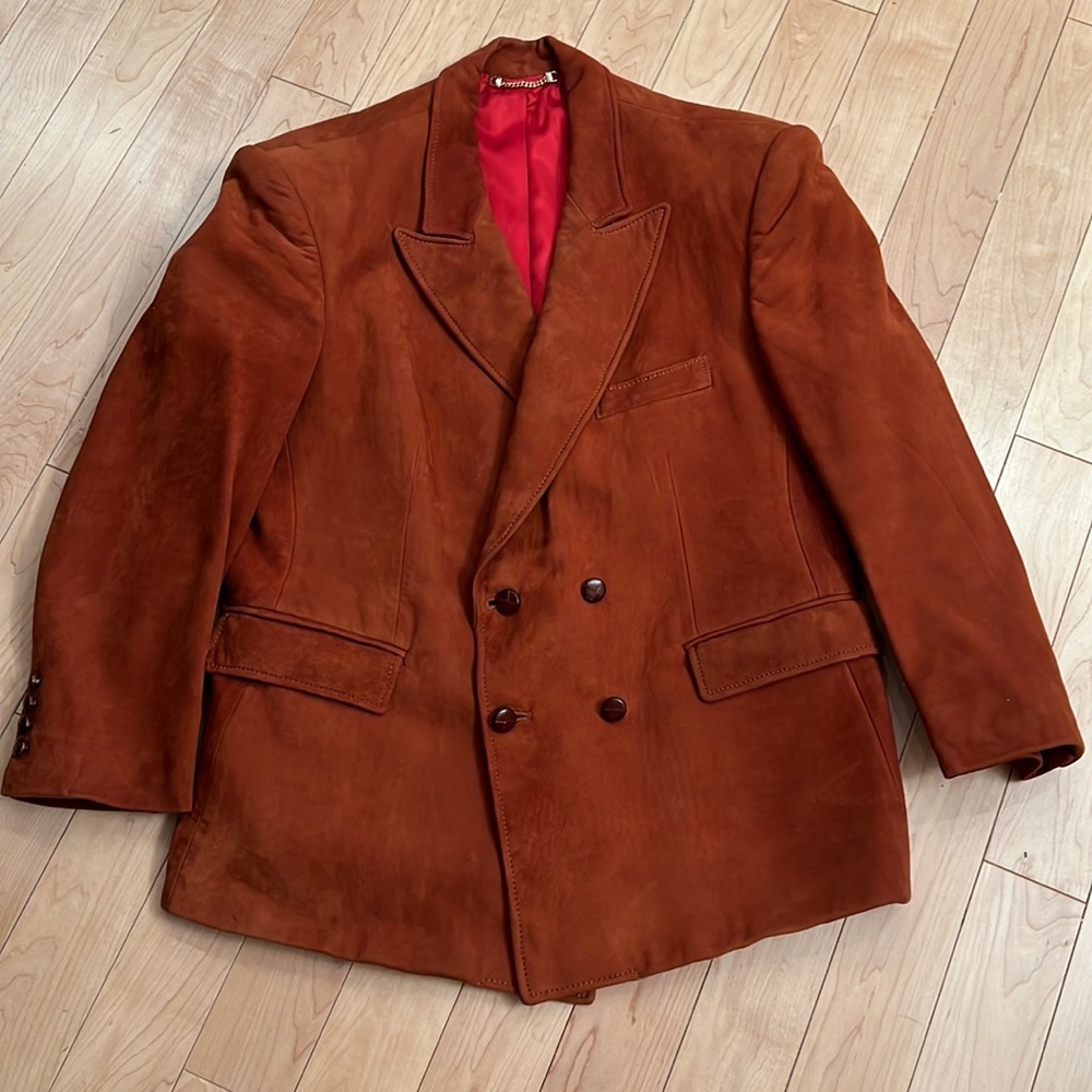 Men’s Nubuck Blazer 20” shoulder to sh, 22” armpit to armpit, 30”long, 24”sleeve
